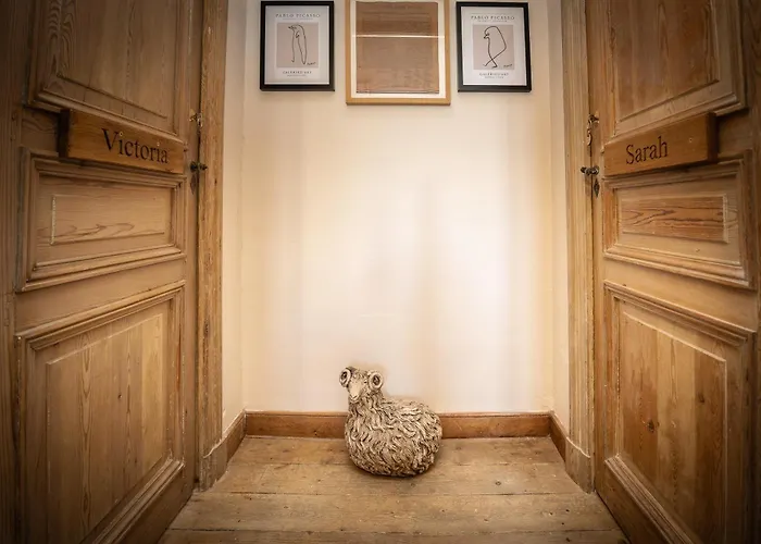 Maison Du Canal Du Midi Bed & Breakfast 3*